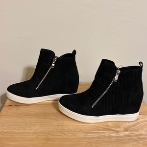 Black High Top Zipper Sneakers
